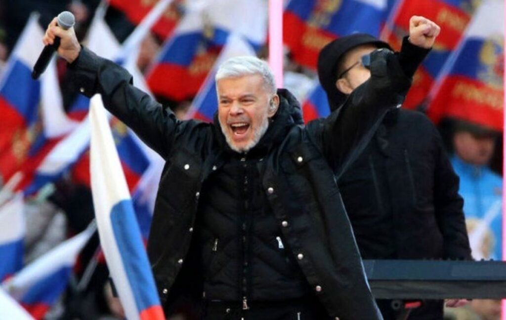 Oleg Gazmanov performed at a pro-Kremlin rally to celebrate the annexation of Crimea