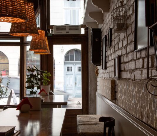 bar