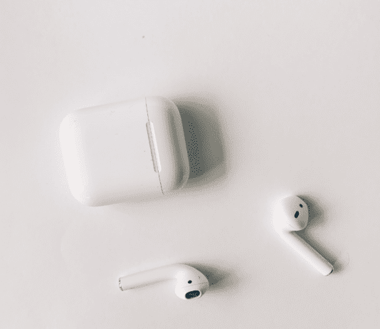 How to Check AirPods Battery