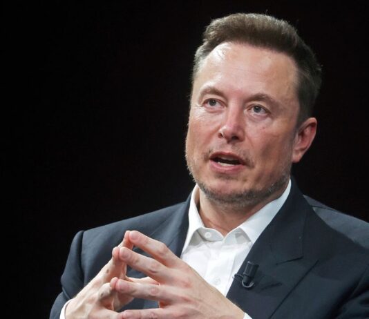 Musk Borrows 1 Billion fom Spacex