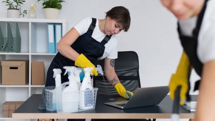 Mastering-the-Art-of-Janitorial-Services-Guide-696x392 A Comprehensive Guide to Creating a Clean and Inviting Environment