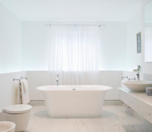 Easy Fixes for Outdated Bathrooms