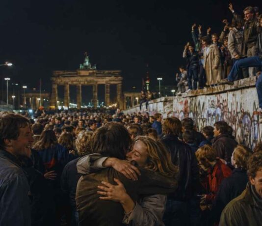 how berlin wall fell